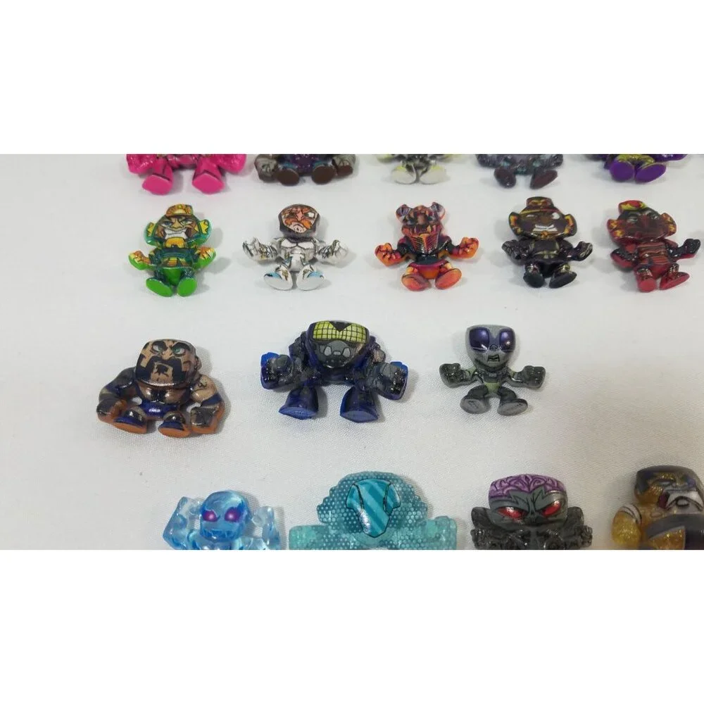 Million Warriors 20-Pack Blind Bag Collection With Launcher Mini Figures